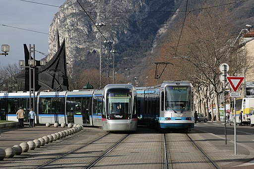 DeuxTramsGrenoble